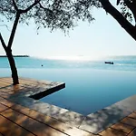 Islas Hotel 5*