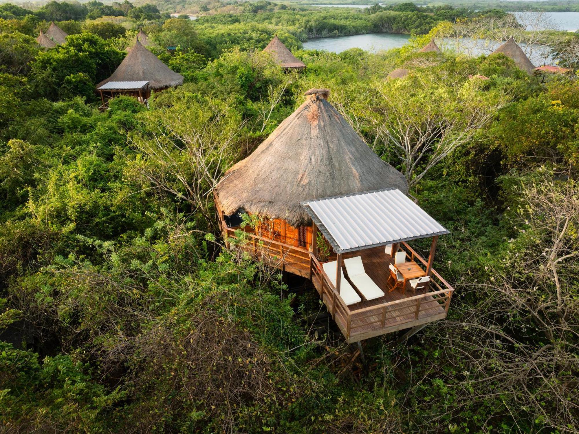 Islas Hotel 4*